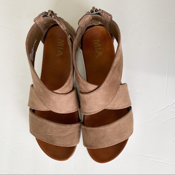 mia deana sandals taupe